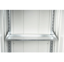 Kovová polica pre záhradný domček