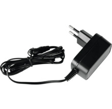 Čierny napájací adaptér s káblom