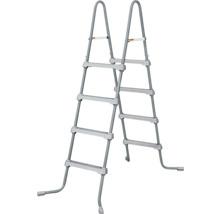 Bazénový rebrík so štyrmi stupňami.