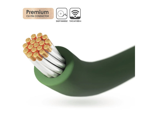 Detail zeleného elektrického kábla s medenými a cínovými vodičmi
