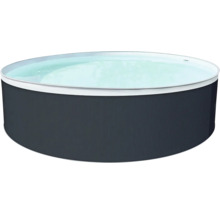 Kruhový nadzemný bazén naplnený vodou