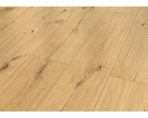 Položená drevená laminátová podlaha