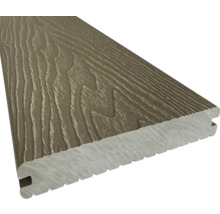 Terasa z drevoplastu s drevenou štruktúrou