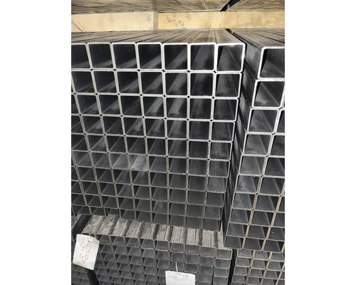 Stoh hranatých kovových rúrok