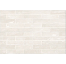 Obdĺžnikové dlaždice uložené vo väzbe tehlového muriva.