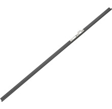 Dlhá kovová lišta s upevňovacím prvkom