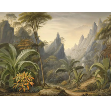 Vliesová tapeta s motívom džungle, horami, palmami a exotickými rastlinami v antickom maliarskom štýle.