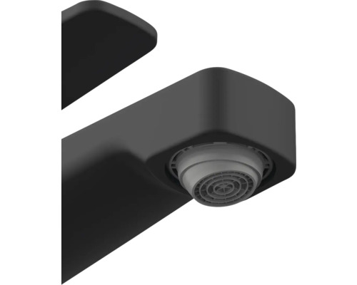 Detailný pohľad na výtok vodovodnej batérie