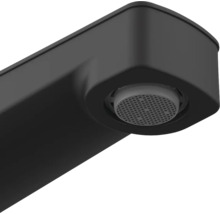 Detail čierneho kohútika s okrúhlym perlátorom