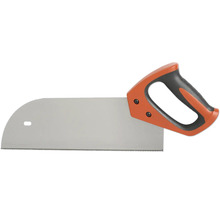 Ručná píla s plastovou rukoväťou