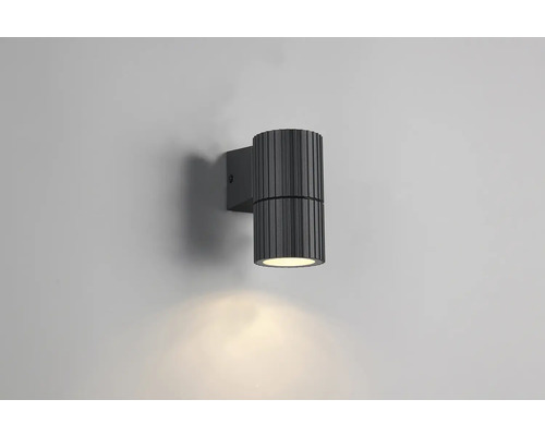 Tmavé nástenné svietidlo s rebrovaným tienidlom