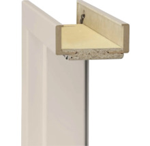 Detailný pohľad na drevený rám dverí