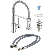 Kuchynská batéria so sprchovou hadicou a montážnym príslušenstvom