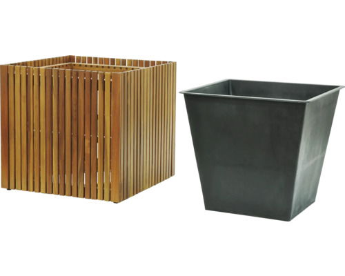 Drevený kvetináč s plastovou vložkou na rastliny