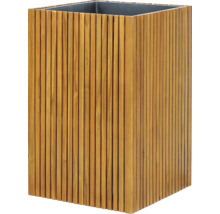 Kvetináč z drevených lamiel s plastovou vložkou