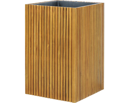 Kvetináč z drevených lamiel s plastovou vložkou