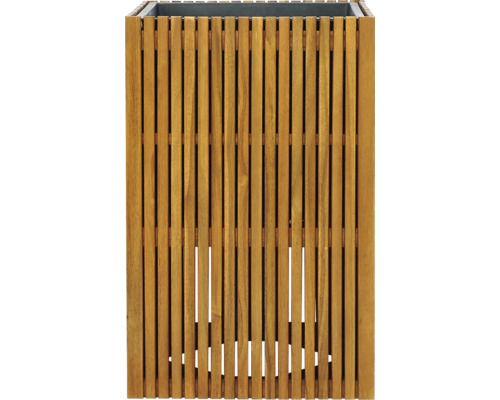 Kvetináč z drevených latiek