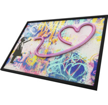 Nástenný obraz v ráme s graffiti motívom, dievča a srdce