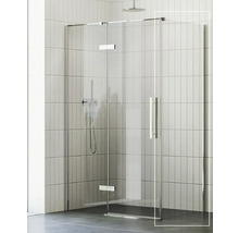 Walk-in sprchovací kút s čírym sklom a chrómovaným kovaním na pozadí s obkladmi.