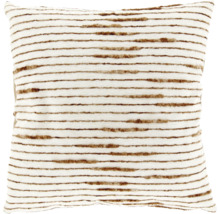 Štvorcový dekoračný vankúš s hnedými horizontálnymi pruhmi na bielom podklade, štruktúrovaný povrch.