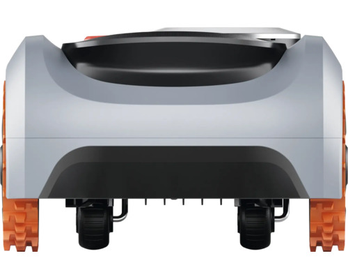 Pohľad zozadu na robotickú kosačku s kolesami a pásmi