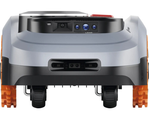 Pohľad zozadu na robotickú kosačku s technológiou vision a lidar