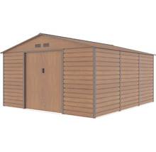 Veľký kovový záhradný domček v dekore dreva so sedlovou strechou a dvojitými posuvnými dverami.