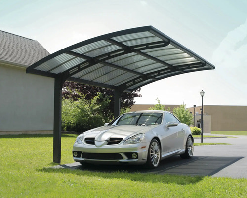 Prístrešok na auto Palram Arizona 5000 hliník 495x300 cm antracit Auto pod prístreškom s kovovým rámom a priehľadnou strechou.