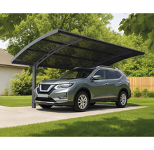 Auto pod prístreškom pre auto