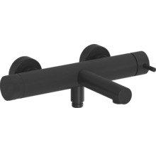 Čierna matná vaňová batéria pre nástennú montáž s výtokom a prípojkou pre sprchu.