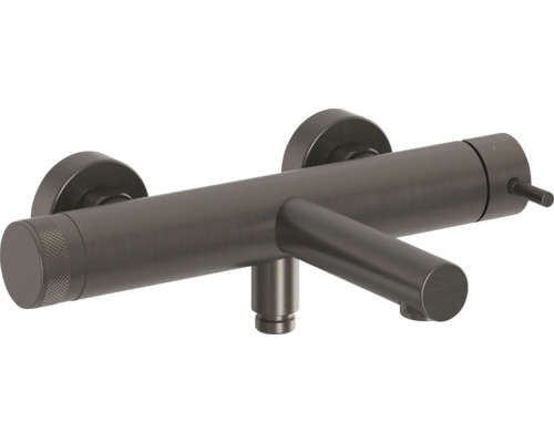 Nástenná vaňová batéria z kartáčovaného tmavého kovu s termostatom a výtokom.