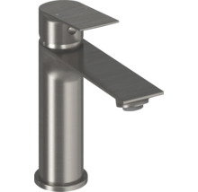 Umývadlová páková batéria z kartáčovaného kovu s plochým výtokom.