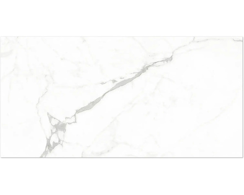 Keramická dlažba v bielom dekore mramoru so sivým žilkovaním.