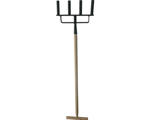 Prevzdušňovacie vidly so 4 hrotmi a drevenou násadou s T-rukoväťou.