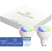 Štartovacia sada Smart Home by hornbach s bielou bránou a dvomi farebnými LED žiarovkami, certifikácia VDE pre informačnú bezpečnosť.