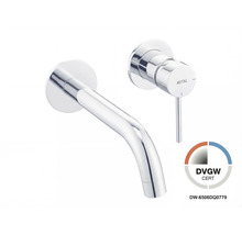 Nástenná umývadlová batéria AVITAL, chrómovaná, so zahnutým výtokom a pákou, certifikácia DVGW.