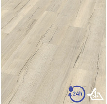Laminátová podlaha v svetlom dekóre dreva s viditeľnou štruktúrou, odolná voči vode až 24 hodín a nenáročná na údržbu.