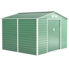 Zelený kovový záhradný domček s bielym rámom, sedlovou strechou, dvojitými posuvnými dverami a vetracími otvormi.