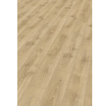 Laminátová podlaha so vzhľadom dubu s viditeľnou kresbou dreva a uzlami.