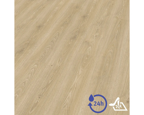 Laminátová podlaha so vzhľadom dubu so štruktúrovaným povrchom, odolná voči vode po dobu 24 hodín a odolná voči nárazu.