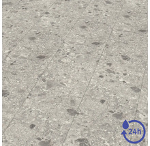 Podlahová krytina vo vzhľade kameňa s terazzovým vzorom v sivých odtieňoch a symbolom pre dvadsaťštyrihodinovú ochranu proti vode.