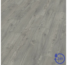 Laminátová podlaha v dekóre sivého duba s textúrou dreva a 24-hodinovou odolnosťou voči vode.