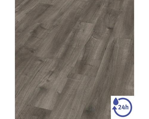 Laminátová podlaha so vzhľadom tmavého duba so štruktúrovaným povrchom a 24 hodinovou odolnosťou proti vode.