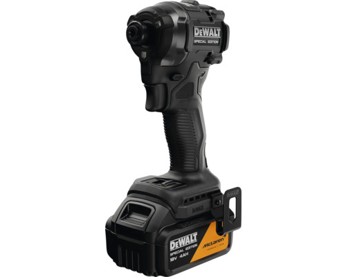 Akumulátorový rázový uťahovák DeWalt McLaren Special Edition, 18 Volt, 4 Ampérhodiny, čierny.