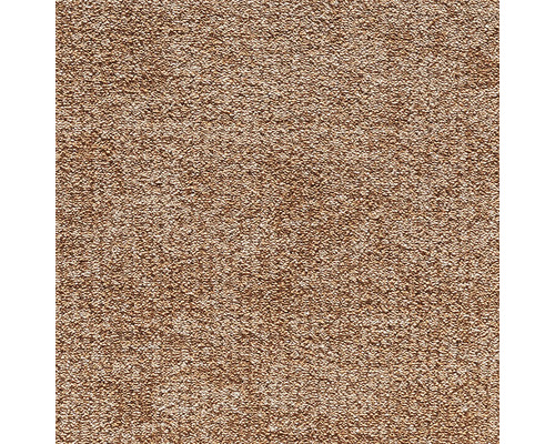 Jemne štruktúrovaný povrch koberca.