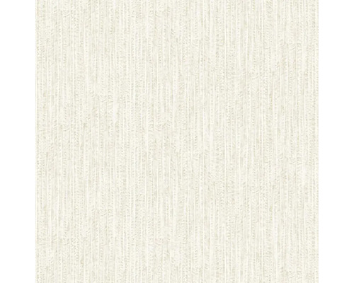 Štruktúrovaná vliesová tapeta s jemnými zvislými pruhmi v krémovej farbe.