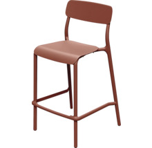 Kovová barová stolička s operadlom a opierkou na nohy v červenohnedej farbe.