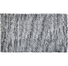 Obdĺžniková kúpeľňová predložka z mikrovlákna v ženilkovom vzhľade.