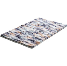 Obdĺžniková kúpeľňová predložka s viacfarebným pruhovaným vzorom a štruktúrovaným nopkovým povrchom.