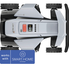 Robotická kosačka Segway Navimow zhora s displejom a tlačidlom stop, kompatibilná so SMART HOME by hornbach.